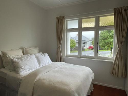 Kingsland Villa | Urban Kingsland Bungalow