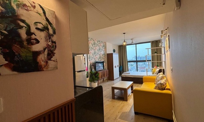 Panch Batti Apartment | UrbanOasis- Studio Apt @ City Centre w Pool+Free Wifi+Free Parking + FortView