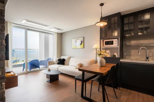 Siheung Apartment | Urbanstay Siheung Geobukseom