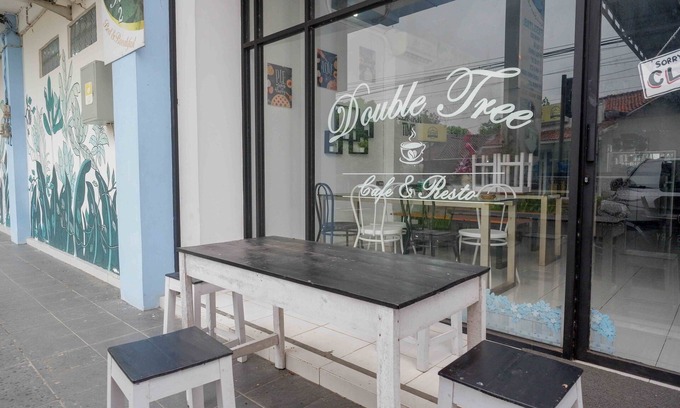 Purwokerto House | Urbanview Hotel Double Tree Purwokerto