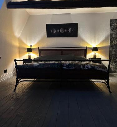 Schlutup Apartment | Urlaub im historischen Müllerhaus, Dachgiebel