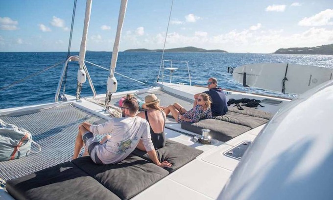 Havensight Boat Rental | USVI Yacht Vacation with Captain & Chef for up to 10 guests