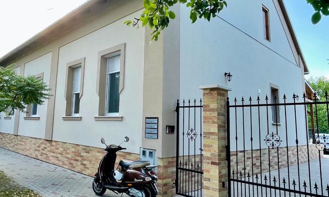 Mako Apartment | Vörösmarty apartmanház