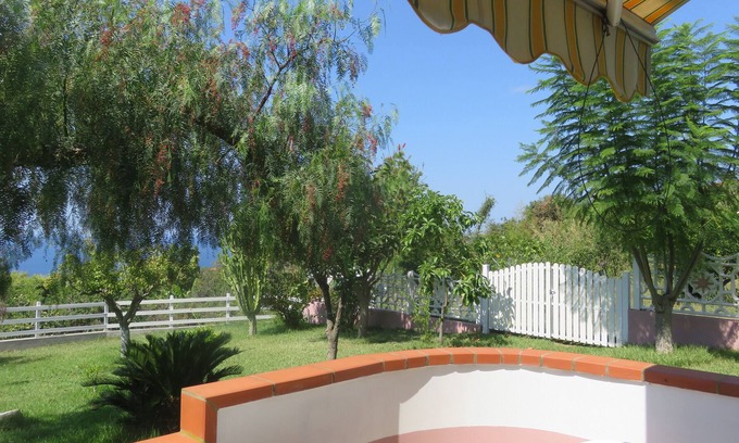 Joppolo Apartment | Vacation apartment close to the beach with a stunning view of the sea