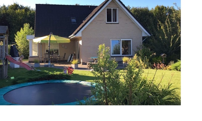 Zeewolde Villa | Vacation apartment for 11 persons (incl. consumption costs and tourist tax!)