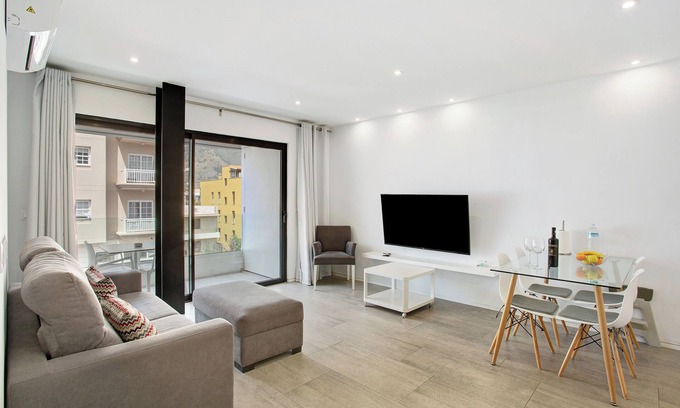 Los Llanos Apartment | Vacation Home 'Flying La Palma- Green' with Mountain View, Terrace & Wi-Fi