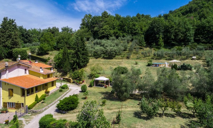 Lucca House | Vacation Home Alla Quercia - Peace and relaxation in the hills of Lucca