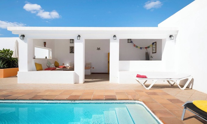 Tias House | Vacation Home "Casa Ocean" with Sea View, Shared Pool & Wi-Fi