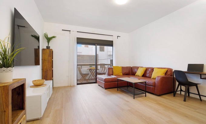 Gran Tarajal House | Vacation Home "Erbania 2" with Mountain View, Balcony & Wi-Fi