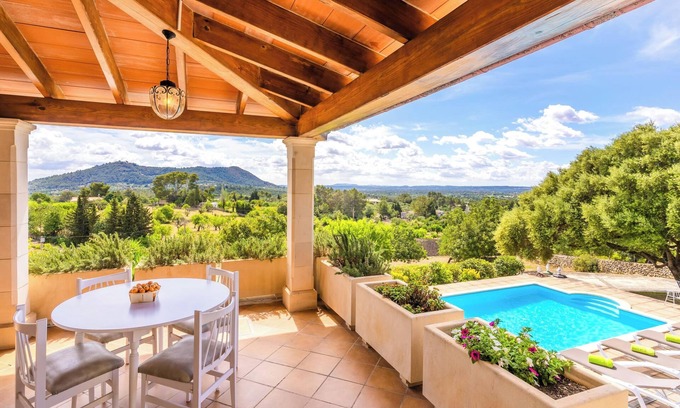 Inca House | Vacation Home Es Bosquet with Pool & Wi-Fi