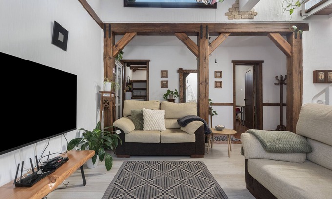 Icod de los Vinos House | Vacation Home 'Casa Rural Kiko' with Mountain View, Private Terrace and Wi-Fi