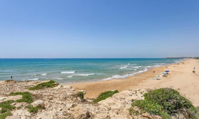 Punta Braccetto House | Vacation Home "Falcon House Punta Braccetto" with Sea View, Private Terrace & Wi-Fi