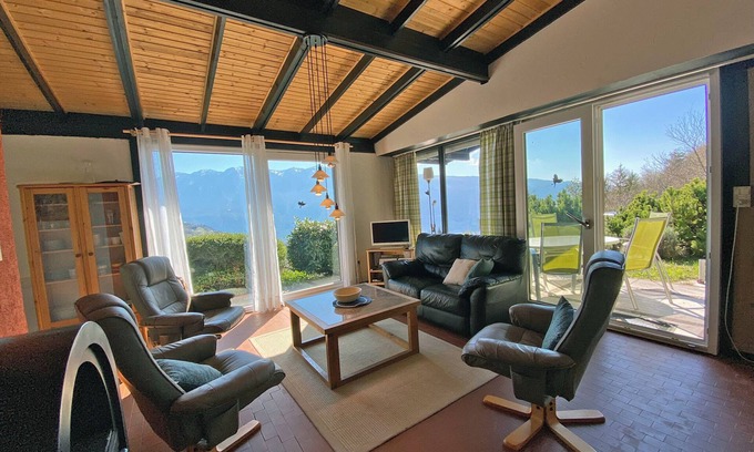 Aer Apartment | Vacation home for up to 5 people with pool