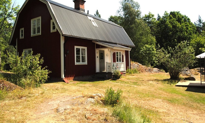 Vimmerby House | Vacation home Grimsebo in an idyllic secluded location - pure nature!