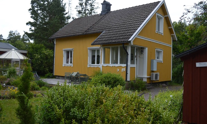 Boda Glasbruk House | Vacation home Humlebo, quiet location on the edge of the village directly by the forest