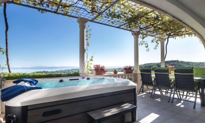 Selca House | Vacation home Ivana by Interhome