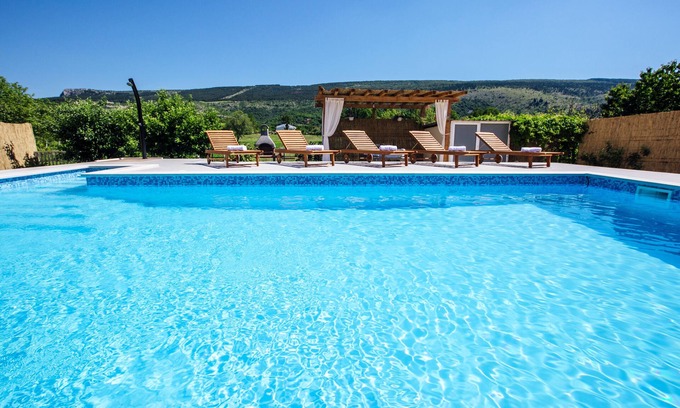 Donji Prolozac Villa | VACATION HOME NEAR MAKARSKA AND SPLIT