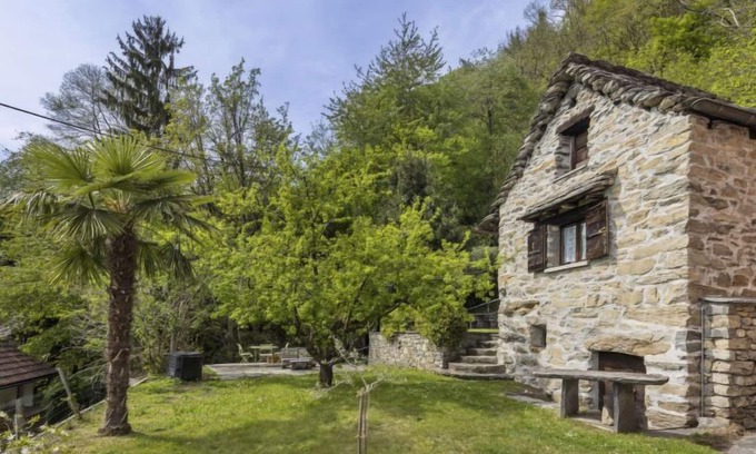 Agarone House | Vacation home Rosa by Interhome