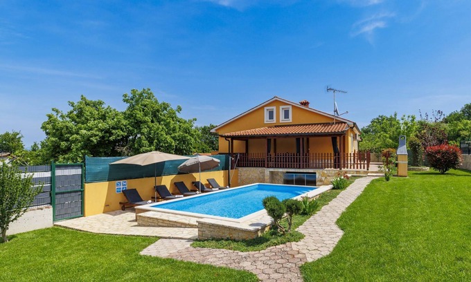 Rakotule House | Vacation home Soriso by Interhome