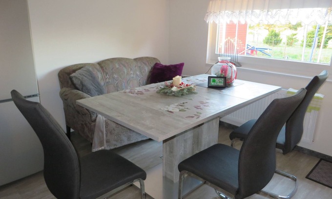 Brookmerland House | Vacation home Torfmuttje near Norddeich with dog