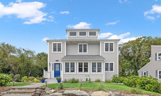 Bonnet Shores House | Vacation in this stunning home with gorgeous ocean views!