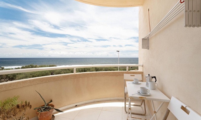 El Medano Apartment | Vacation 'La Arena By Médano Rentals' with Sea View, Balcony and Wi-Fi