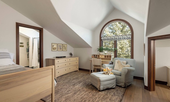 Edwards House | Vail/Beaver Creek luxury 5 br home with shuttle access to BC. Dogs ok