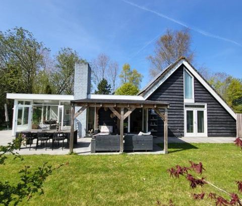 Bruinisse House | Vakantiehuis met sauna, omheinde tuin & nabij strand VP087