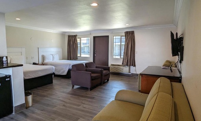 Mission Hills Hotel | Valley Inn