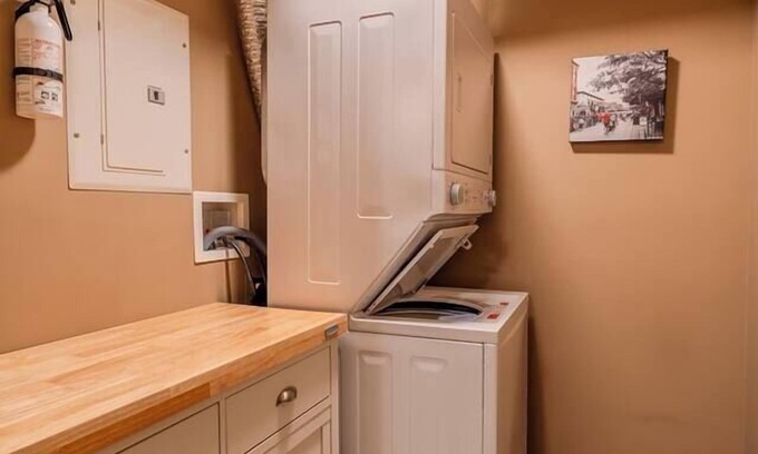 East Kootenay Apartment | Valley View Haven | BBQ, Hot Tub, Pool,Gym |