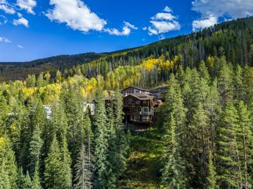 Intermountain House | Valley Views, Hot Tub and Parking Included