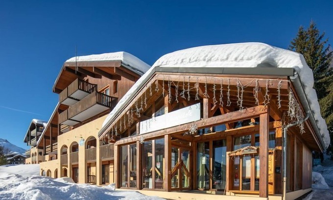 Doucy-Combelouviere Condo | Valmorel | 2BR for 10 + Ski-in, Ski-out!