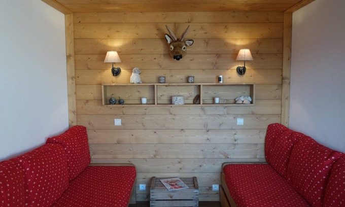 Les Avanchers-Valmorel Apartment | VALMOREL-APPART RENOVATED (2 to 5pers)- SKI ON FOOT- 100m from the VILLAGE - Rated 3 *.