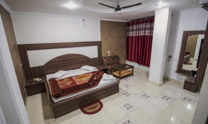 Pachmarhi Hotel | Vamoose Natraj