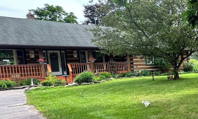 Stone Mills Cabin | Varty Lake Lodge, Yarker ON.nEscape The Mundane, Relax & EnjoynSummer &.Winter