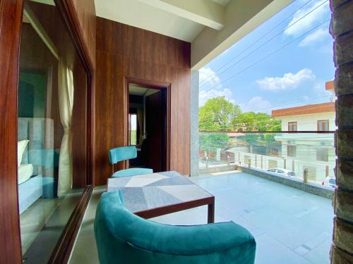 Dehradun Apartment | Vastu Serene Studio Apartment