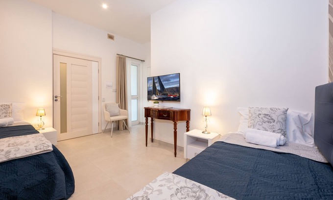 Gzira Hotel | Vela Blu Suites - Twin Room