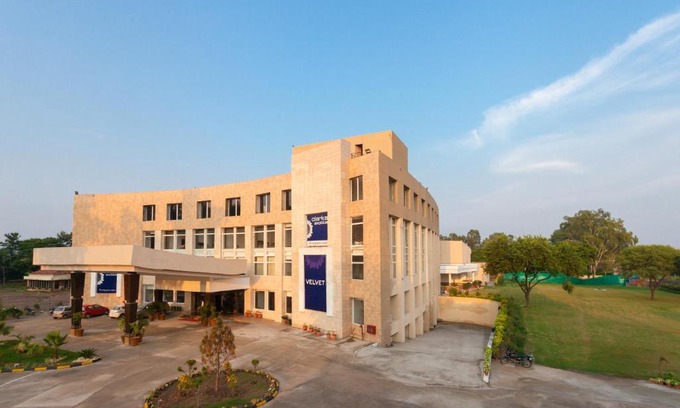 Zirakpur Hotel | Velvet Clarks Exotica