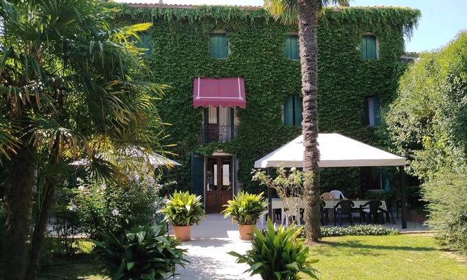 Codogne Villa | Venetian Villa with swimming pool, 11 sleeping accommodations, absolute privacy