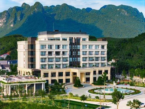 Kim Boi Resort | Venusgiti Hot Spring Resort & Spa