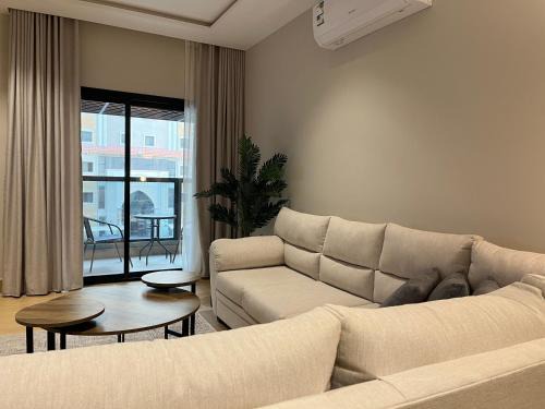 Al Khobar Apartment | Vera 1 Apartment شقه أنيقه بالخبر بثلاث غرف نوم وصاله تتسع ل 6 اشخاص