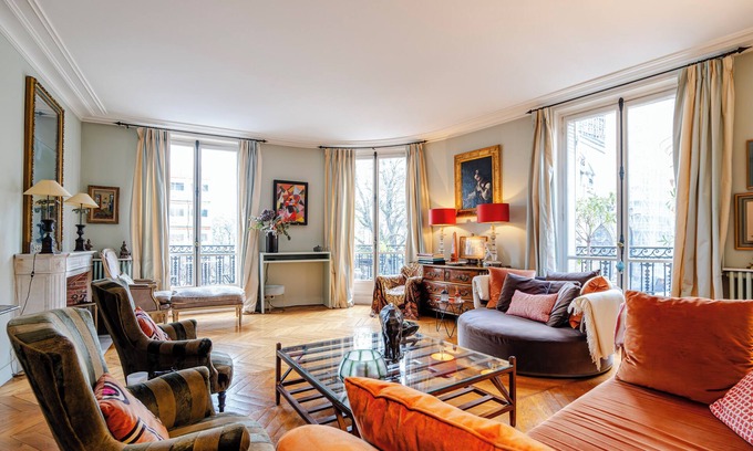 Notre Dame Apartment | Vermilion Splendour, by Veeve