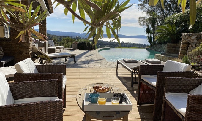 Cavalaire-sur-Mer Villa | Very nice villa with infinity pool, sea view, harbor, Cavalaire