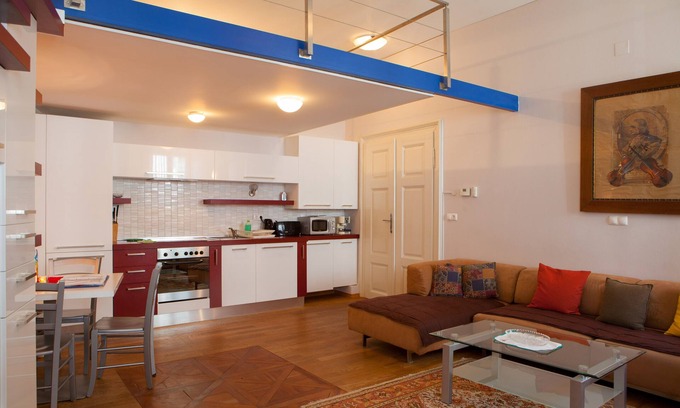 Ljubljana City Centre Apartment | Vesna Tour As/Attractive 1BR apartment in the center, free AC and WiFi