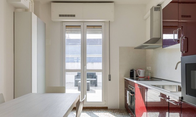 Navile Apartment | Vestiari apartment II with terrace by Wonderful Italy