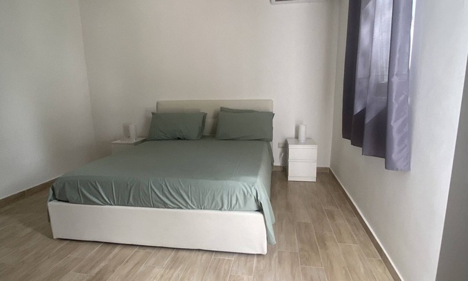 Ercolano Bed & Breakfast | Vesuvio 65 Suite with in-room whirlpool tub