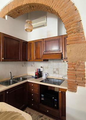 Campiglia Marittima Apartment | Via Pellettier 12