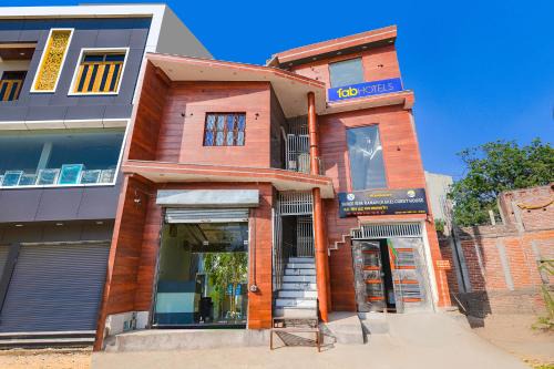 Ayodhya Hotel | Via Shree Siya Raman - 500m from Shri Ram Janam Bhumi