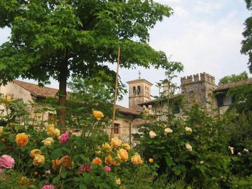 Strassoldo House | "Vicinia" with garden in the castle