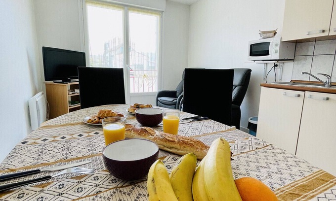 Forges-les-Bains Apartment | Victor Hugo: Apartment 300 metres from the thermal baths